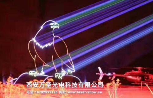 Let Dashan display huge advertising: Lanzhou the Yellow River Shilin mountain laser advertisement